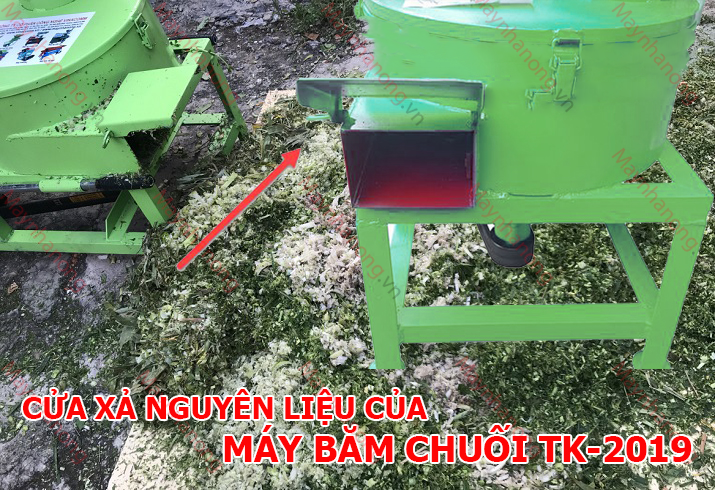 Cửa xả nguyên liệu đầu ra của Máy băm thái chuối đa năng TK-2019